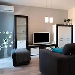 Apartment Comfortable Close To The *