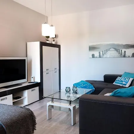 Duplex Near The Beach, Apartment *